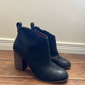 BP Black Ankle Boots with Minimalist Design